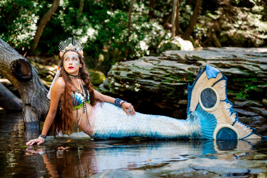 The Call of the Sea: To Love Mermaids